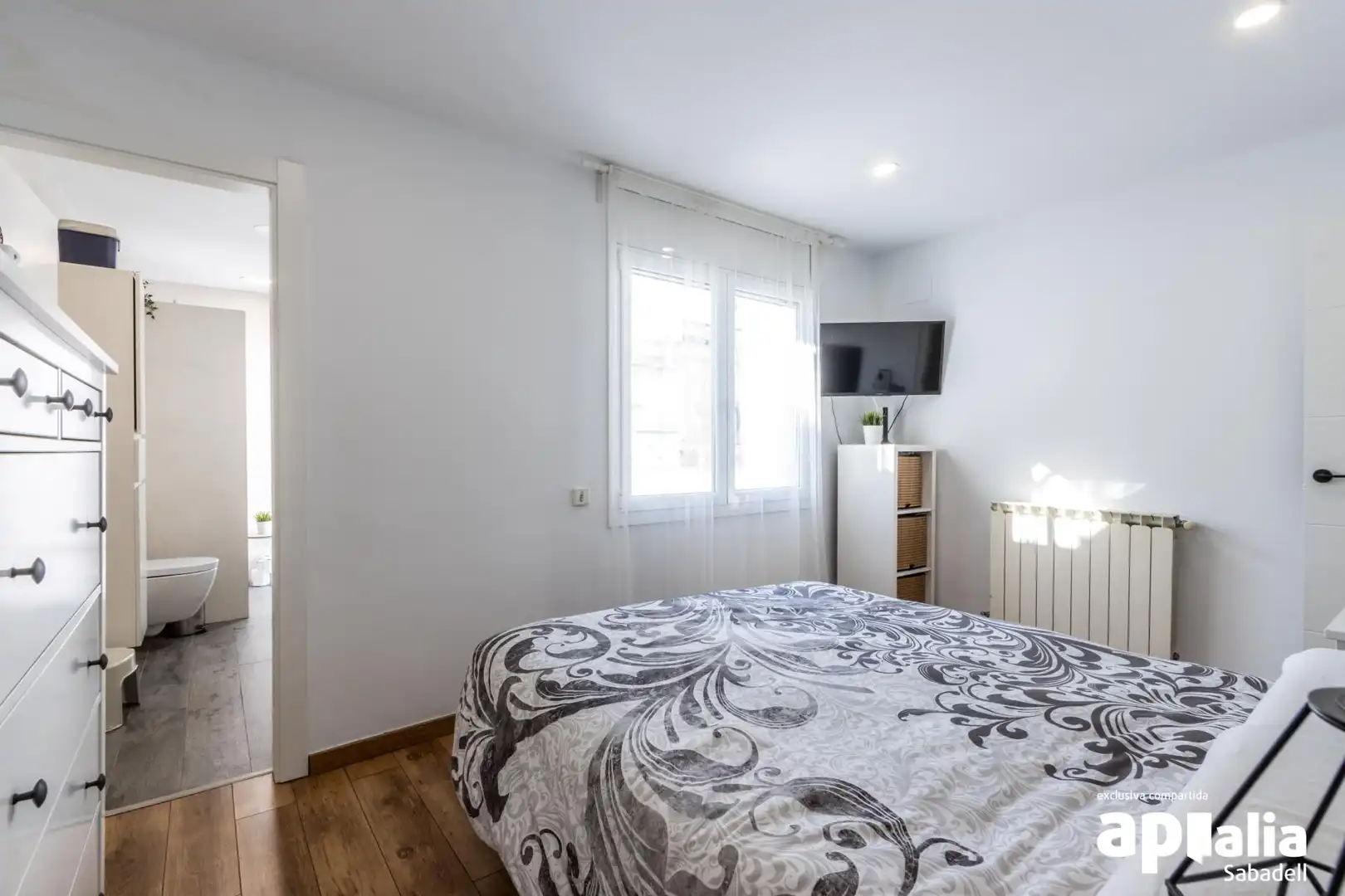 Dormitori de Casa o xalet en venda en Sabadell amb Calefacció, Terrassa i Traster