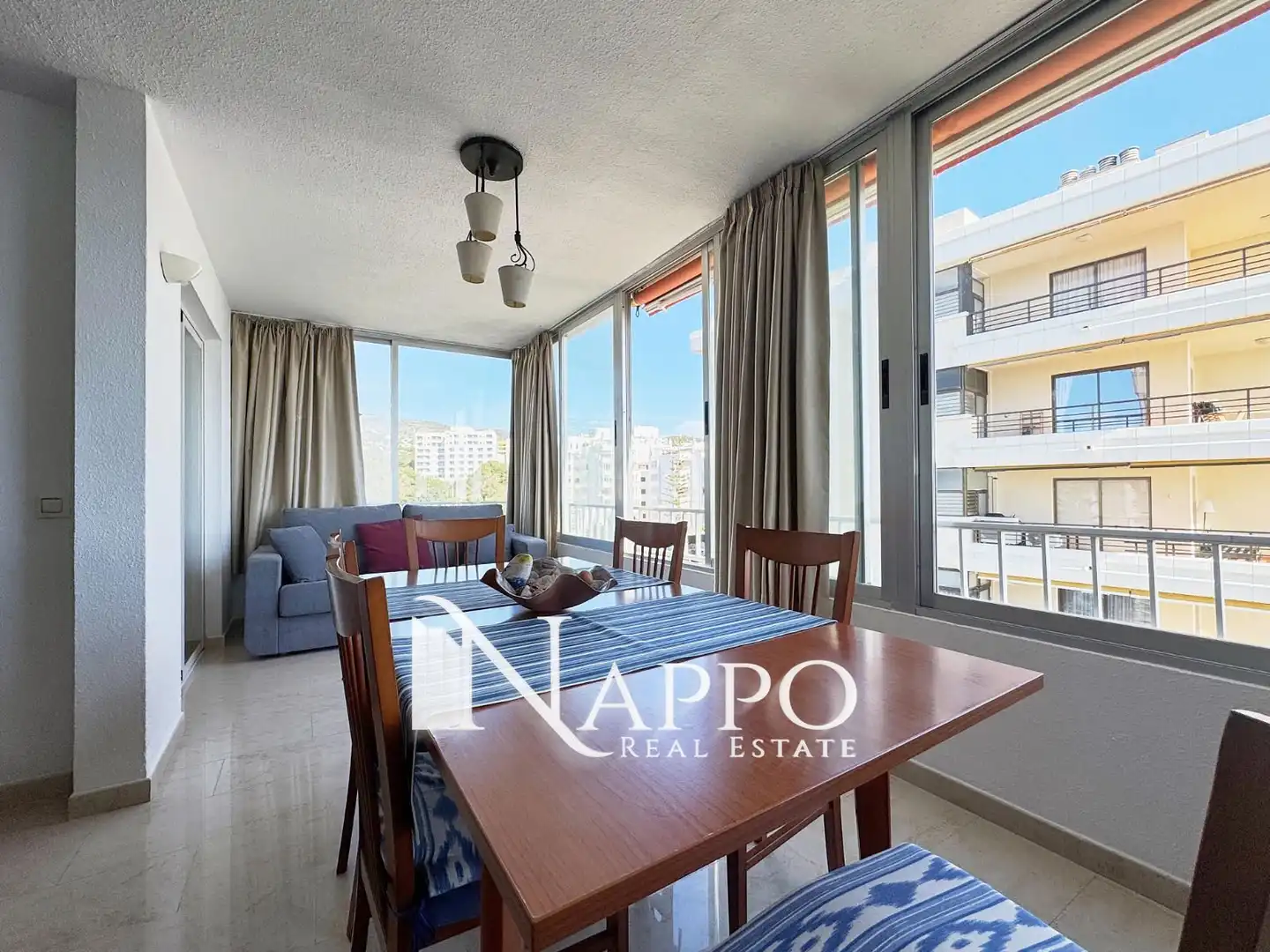 Terrasse von Wohnung zum Verkauf in Calvià mit Klimaanlage, Schwimmbad und Gemeinschaftspool
