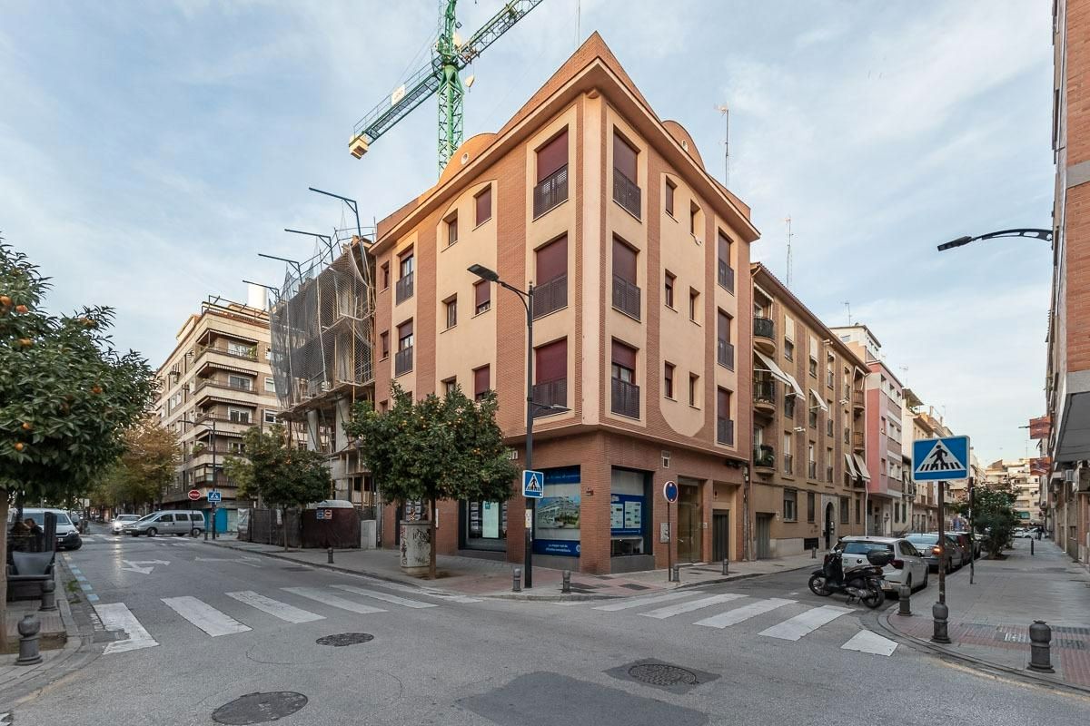 Vista exterior de Garatge en venda en  Granada Capital