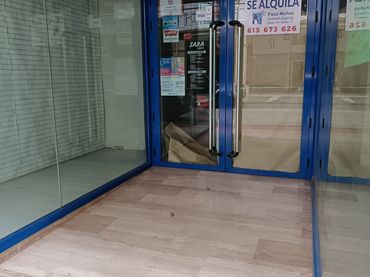 Locale commerciale in affitto a Loja