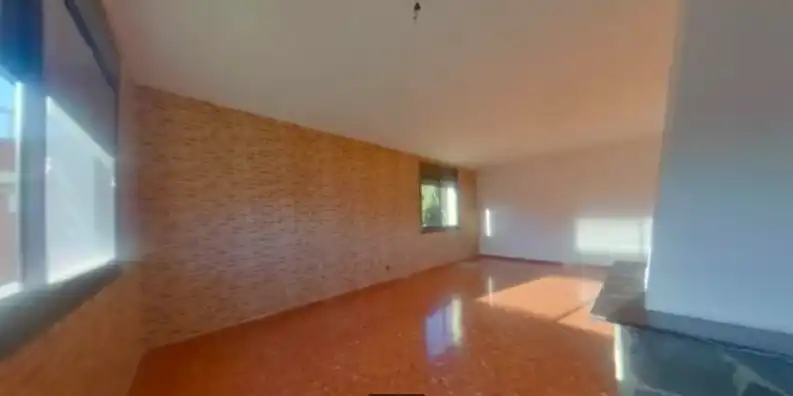 Sala d'estar de Casa adosada en venda en Torrelles de Foix
