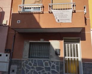 Vista exterior de Casa adosada en venda en Orihuela amb Aire condicionat, Terrassa i Moblat
