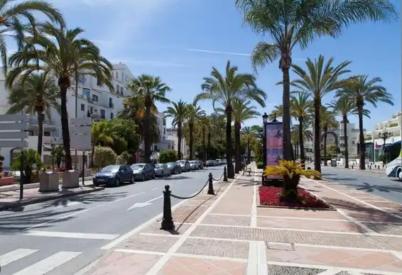 Local comercial en traspaso en Nueva Andalucía