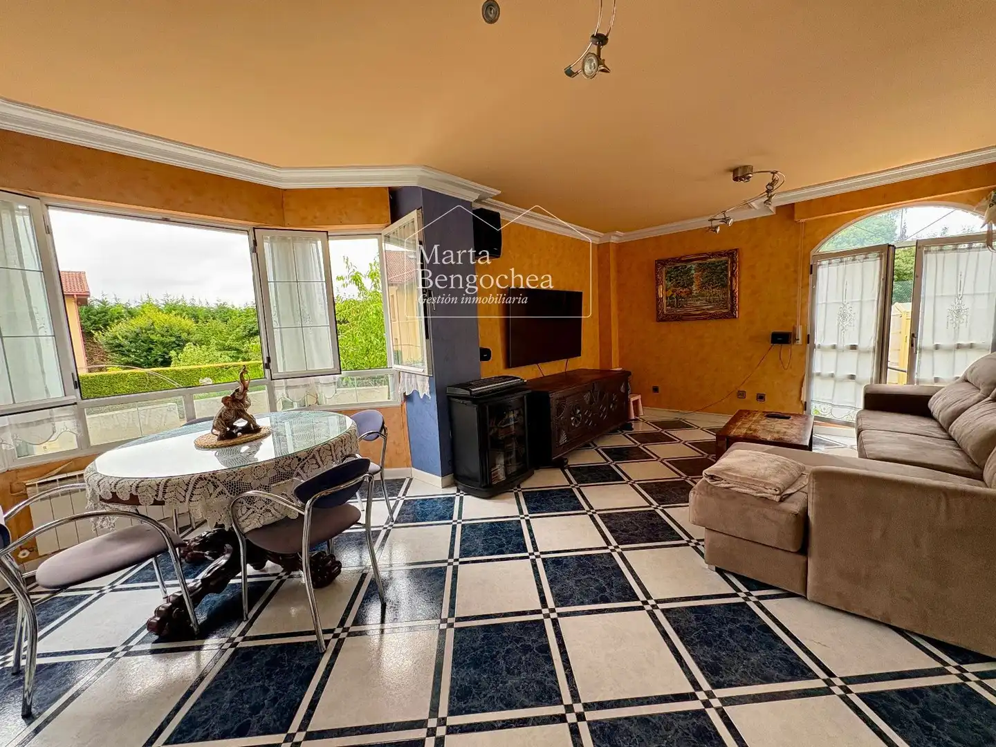 Living room of Houses for sale in Zigoitia  with Heating, Private garden and Swimming Pool