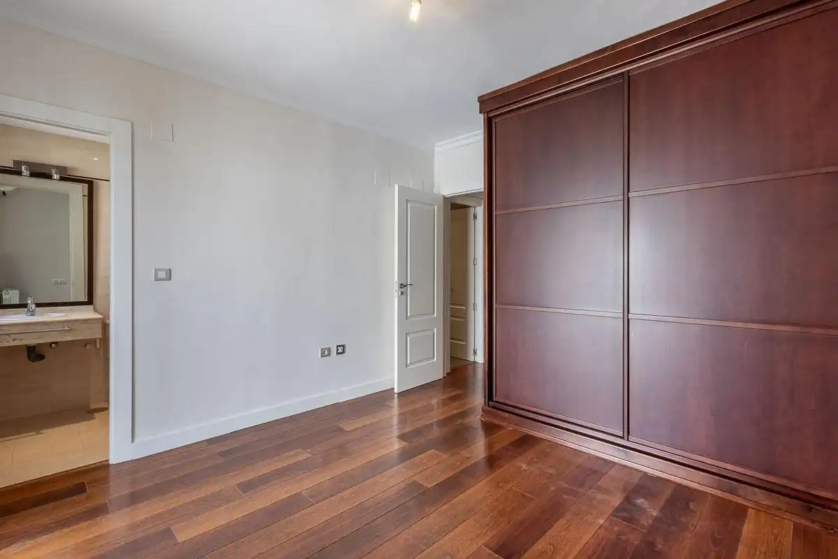 Schlafzimmer von Einfamilien-Reihenhaus zur Miete in Armilla mit Klimaanlage, Heizung und Abstellraum