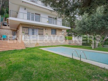 Casa con balcone in vendita a Dosrius poble