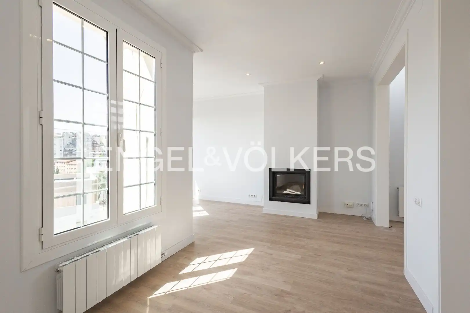 Living room of Flat for sale in  Barcelona Capital  with Air Conditioner, Heating and Parquet flooring