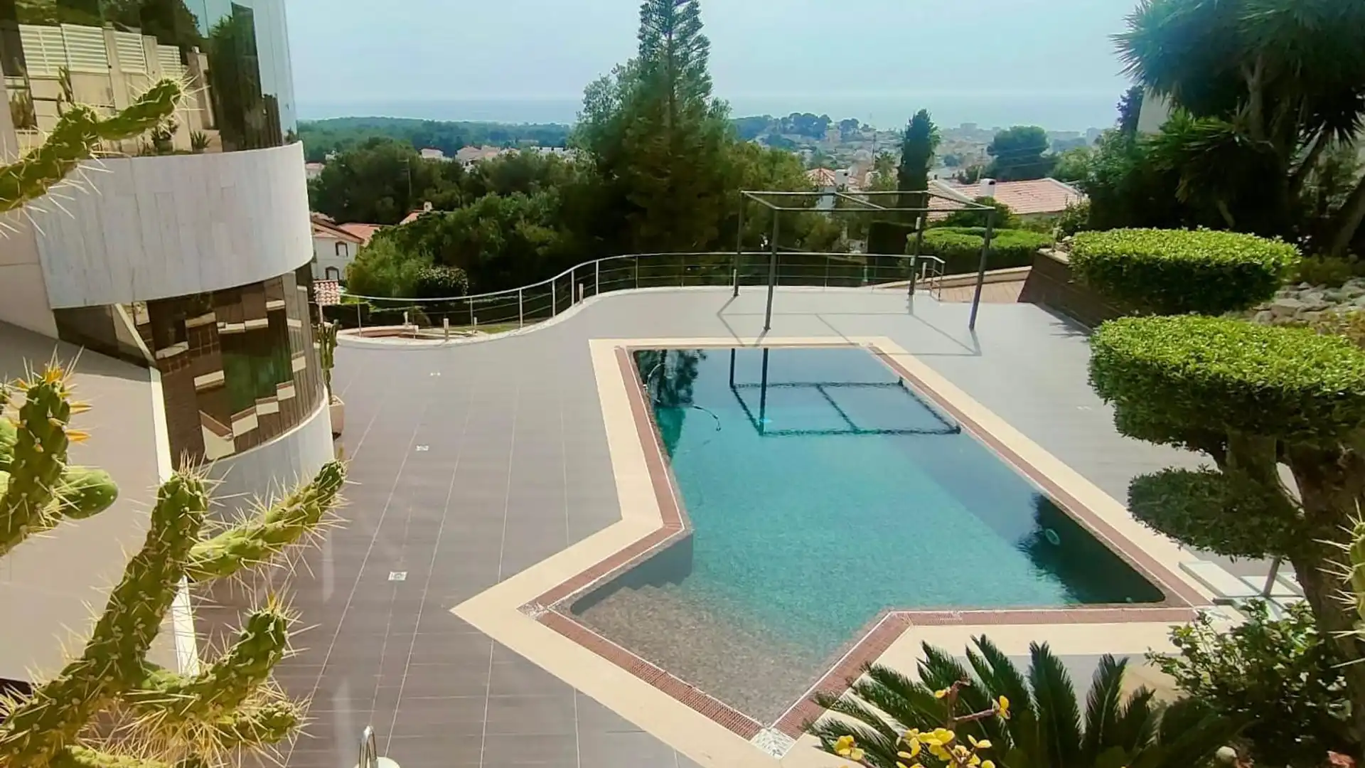 Piscina de Casa o chalet en venta en Cunit con Aire acondicionado, Calefacción y Jardín privado