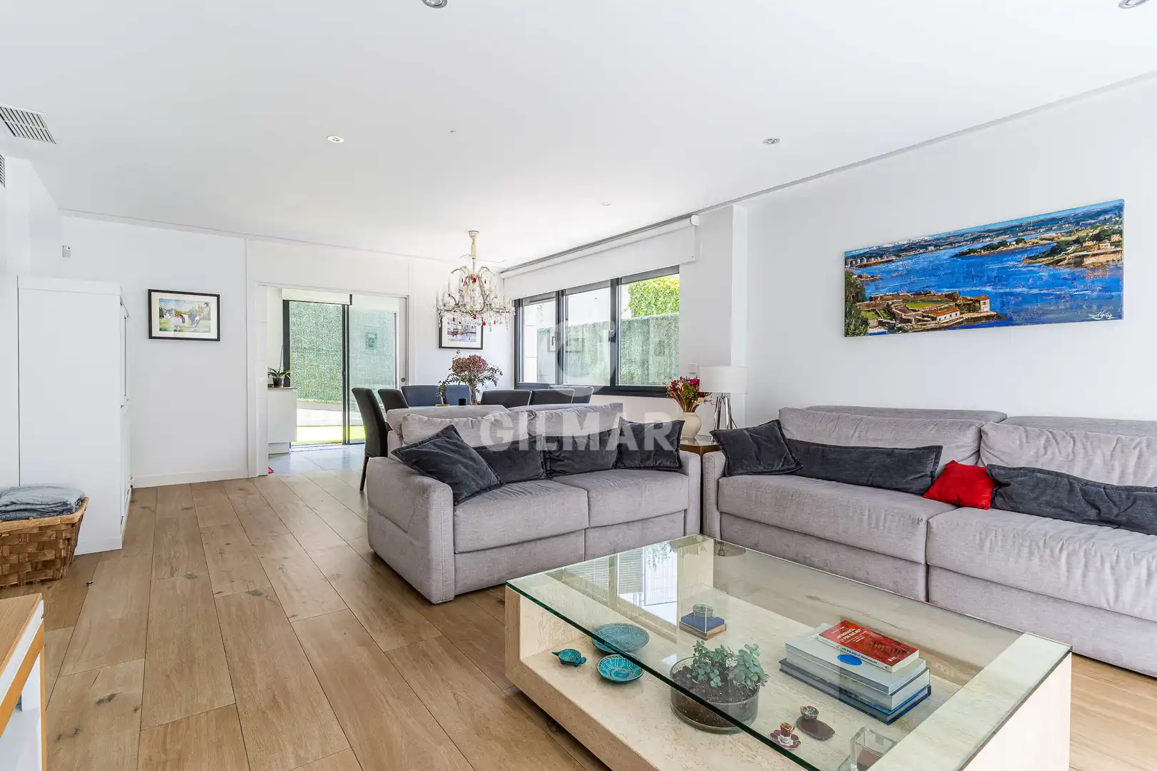Wohnzimmer von Einfamilien-Reihenhaus zum Verkauf in Madrid mit Heizung, Privatgarten und Schwimmbad