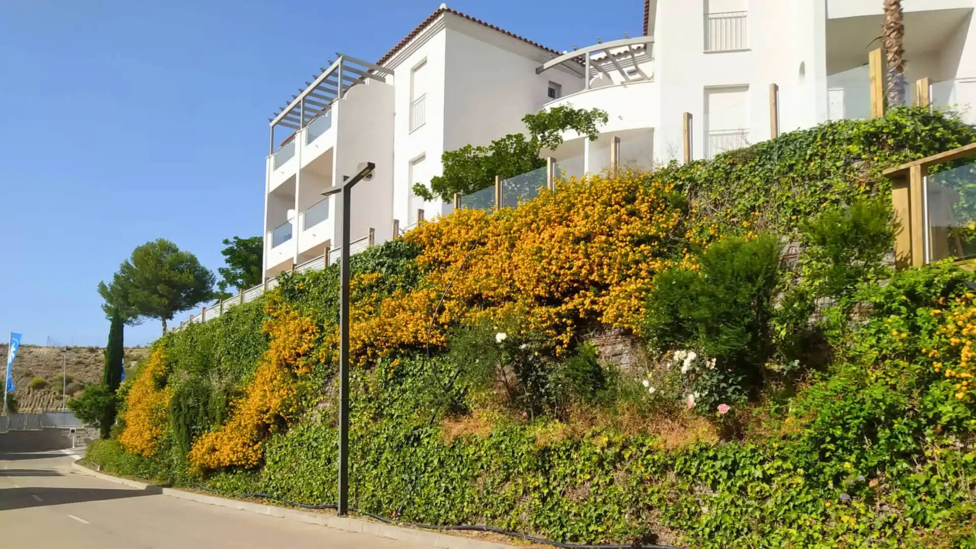 Außenansicht von Dachboden zum Verkauf in Manilva mit Klimaanlage, Terrasse und Schwimmbad