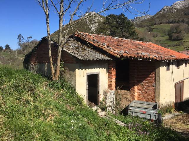 Casa-chalet en Venta en Parres