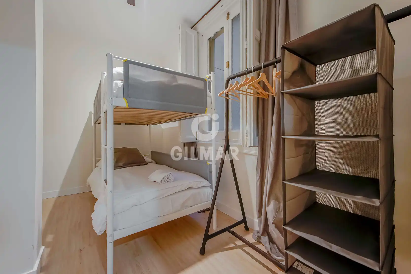 Habitación de Piso en venta en Madrid con Calefacción