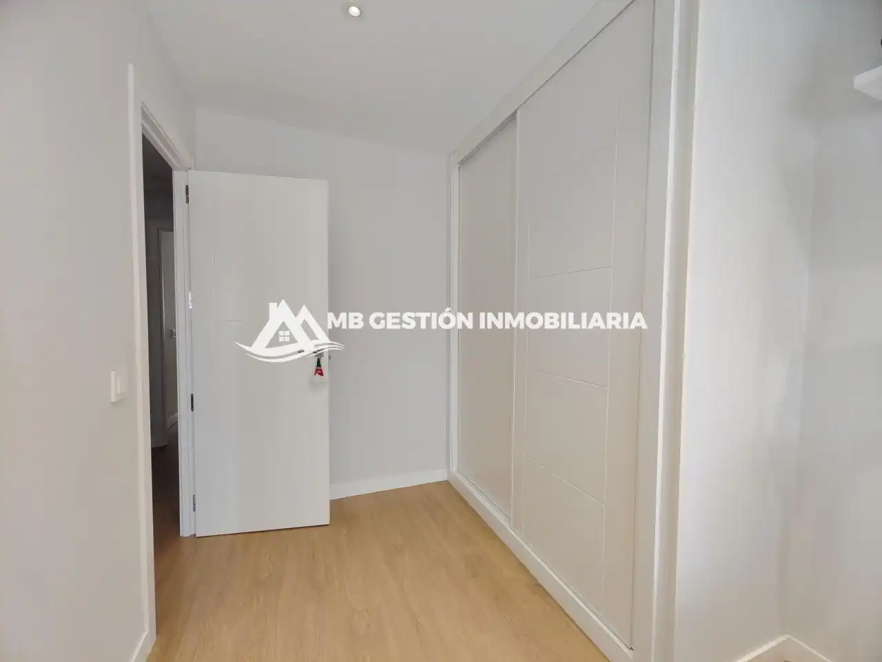 Habitación de Piso en venta en Fuenlabrada con Aire acondicionado, Calefacción y Jardín privado