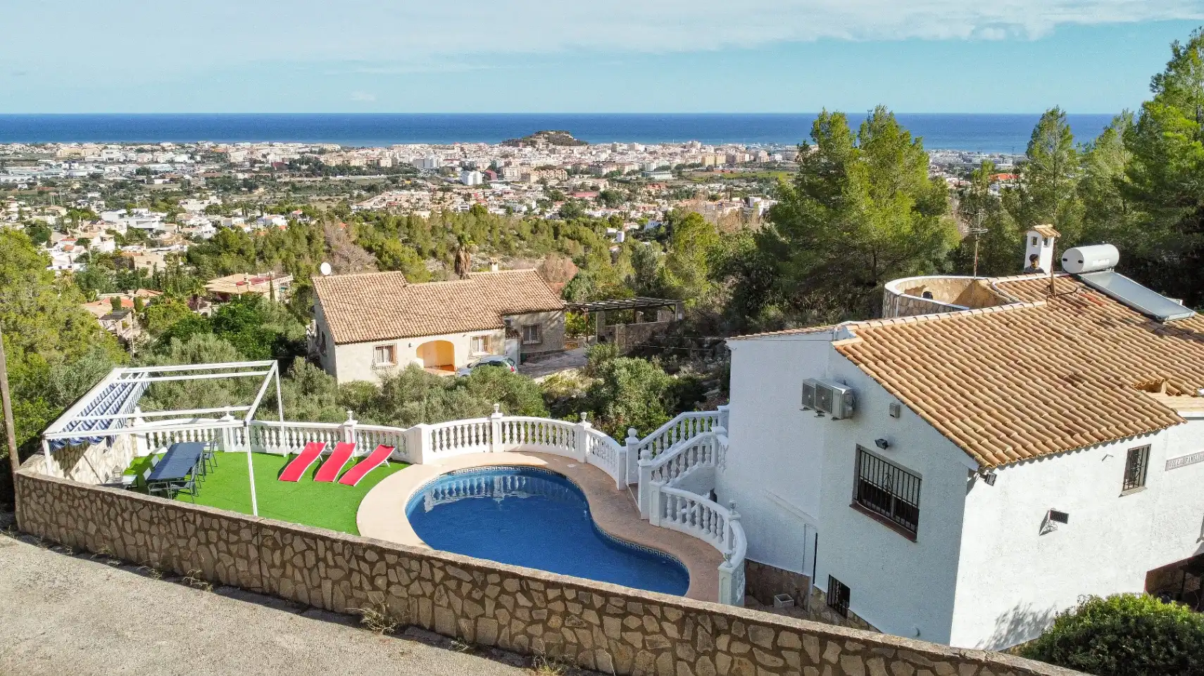 Detached house with pool for sale in Carrer de Learco, imagen 5