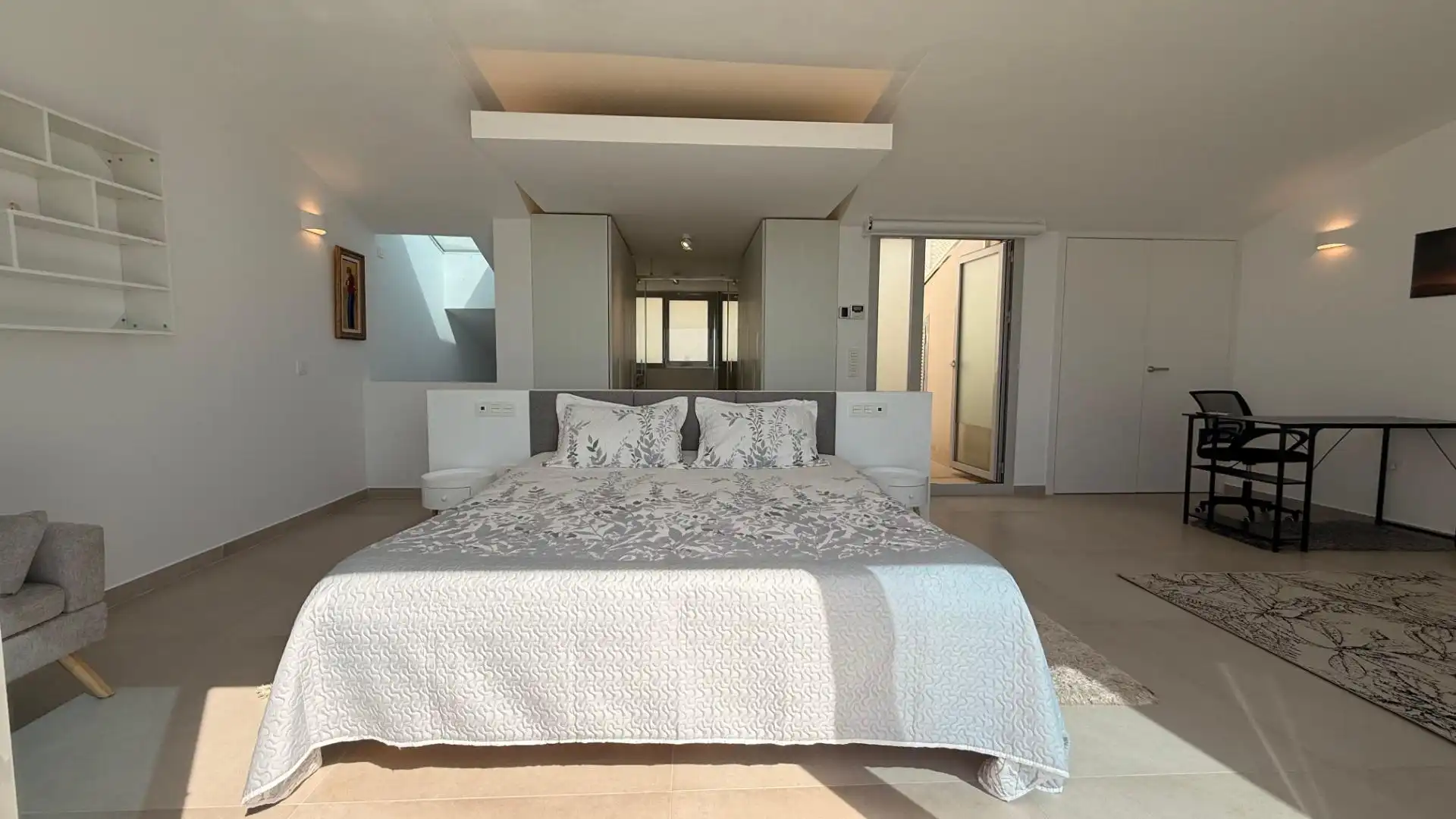 Schlafzimmer von Dachboden zum Verkauf in Benalmádena mit Klimaanlage, Terrasse und Abstellraum