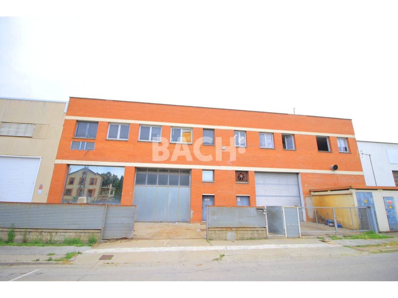 Exterior view of Industrial buildings for sale in Vic