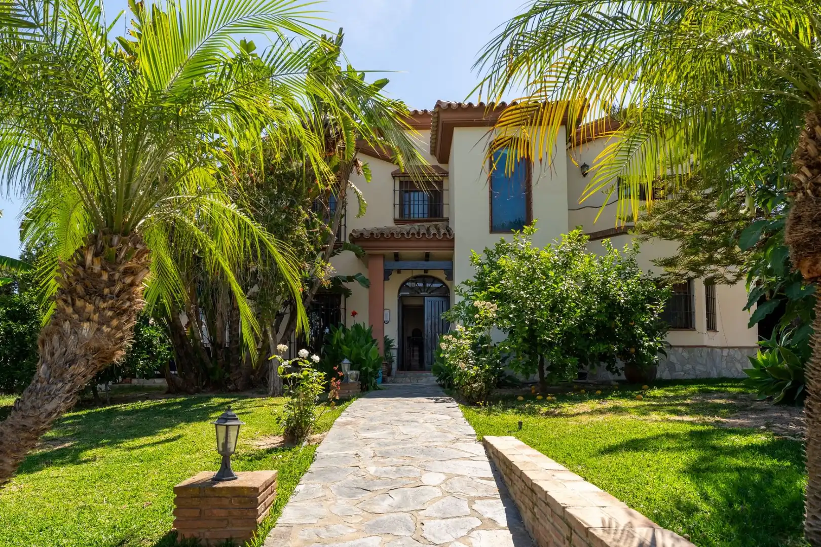 Vista exterior de Casa o chalet en venta en Alhaurín El Grande con Aire acondicionado y Piscina