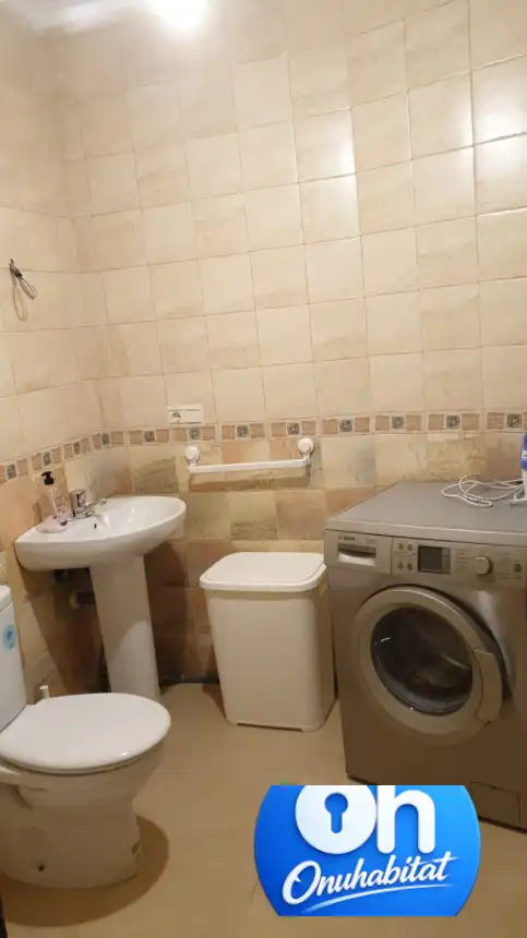 Baño de Casa adosada de alquiler en Beas, Huelva