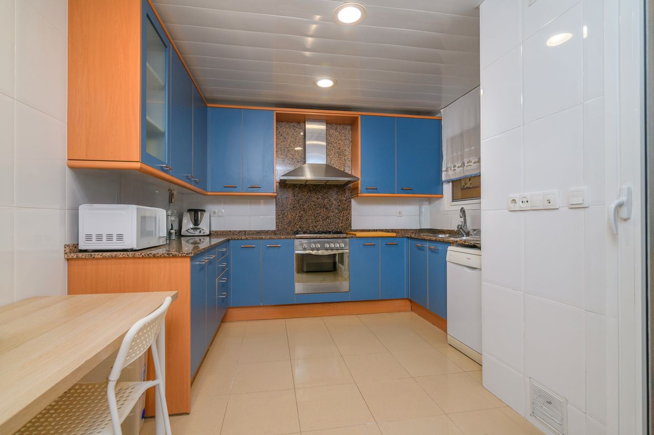 Kitchen of Flat for sale in Viladecans  with Heating, Parquet flooring and Terrace