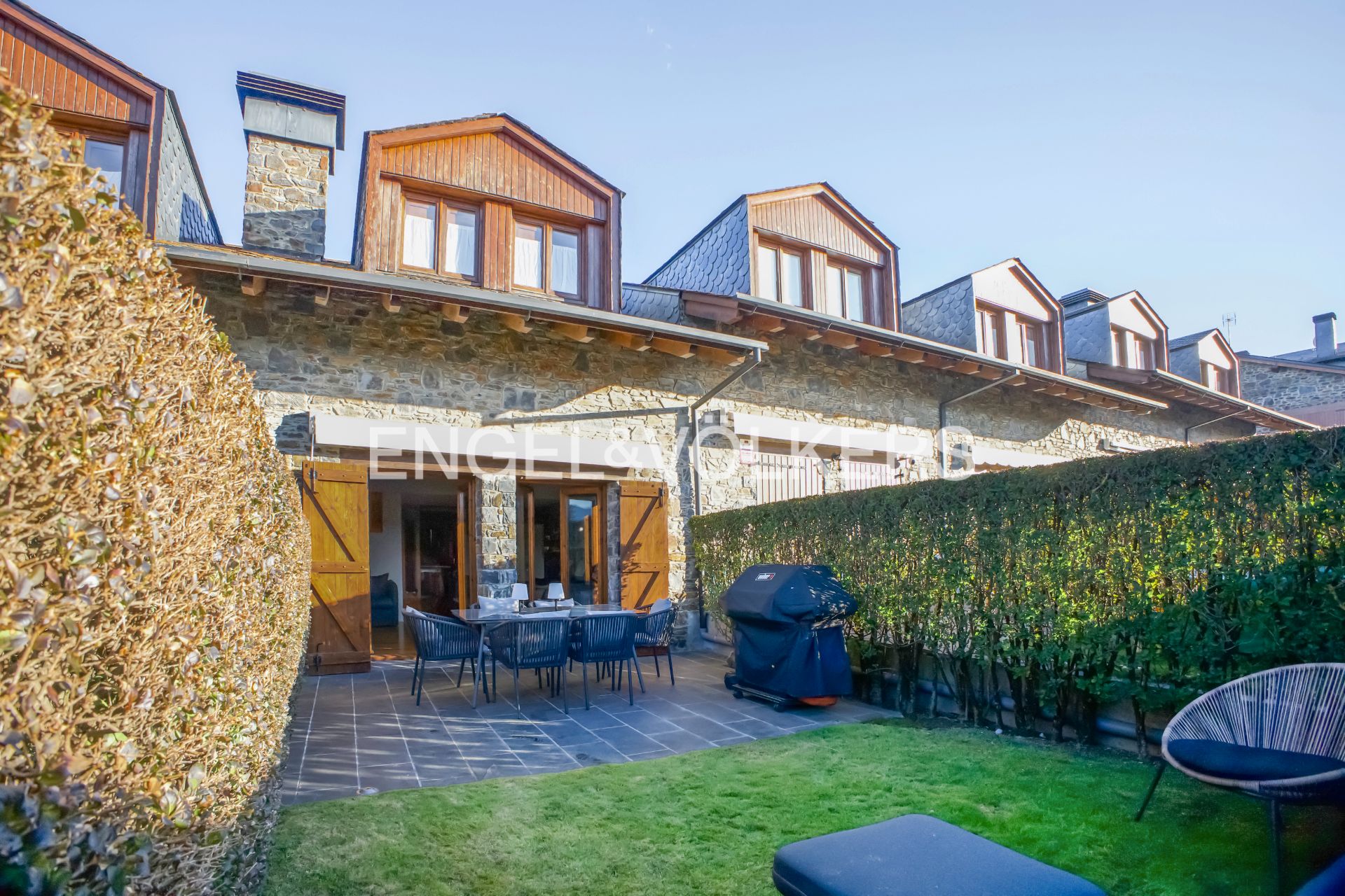 Terrassa de Casa adosada en venda en Fontanals de Cerdanya amb Calefacció, Jardí privat i Parquet