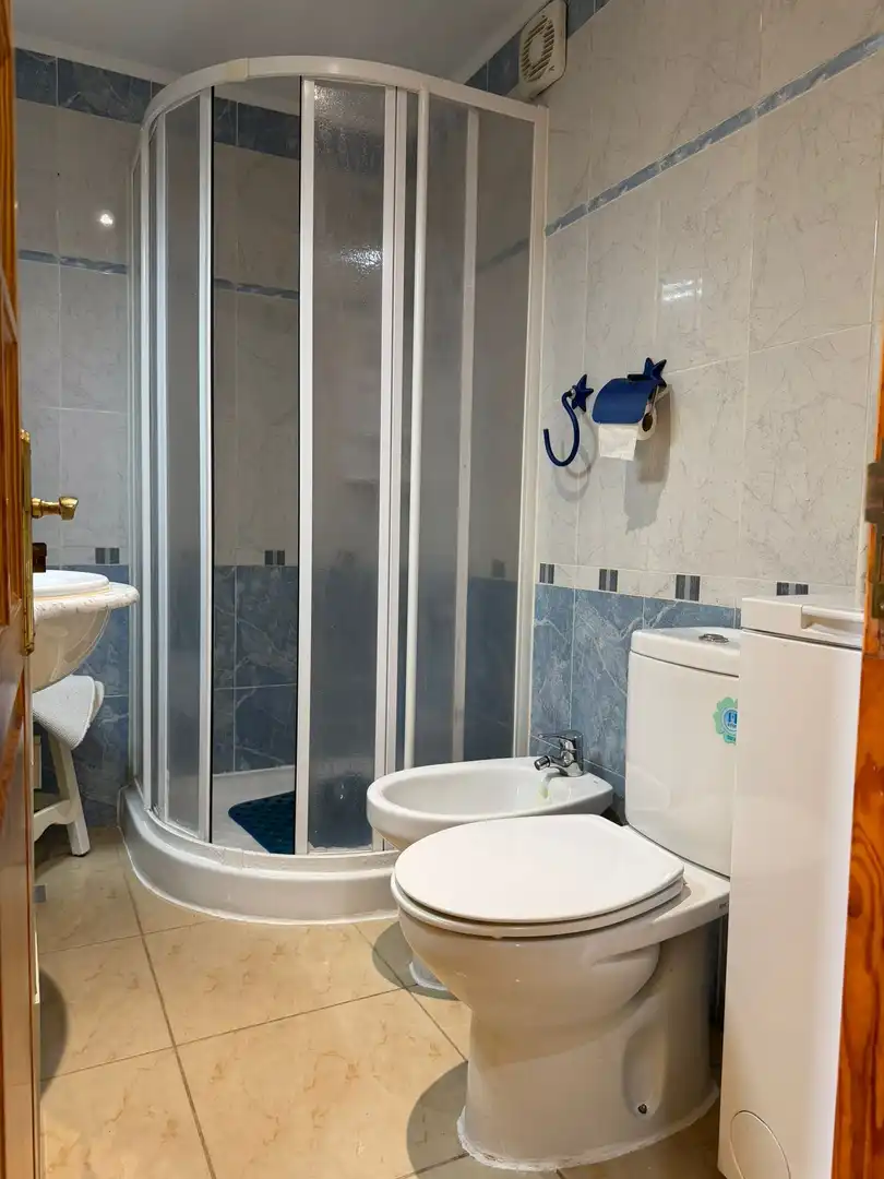 Baño de Apartamento en venta en San Bartolomé de Tirajana con Amueblado y Piscina comunitaria