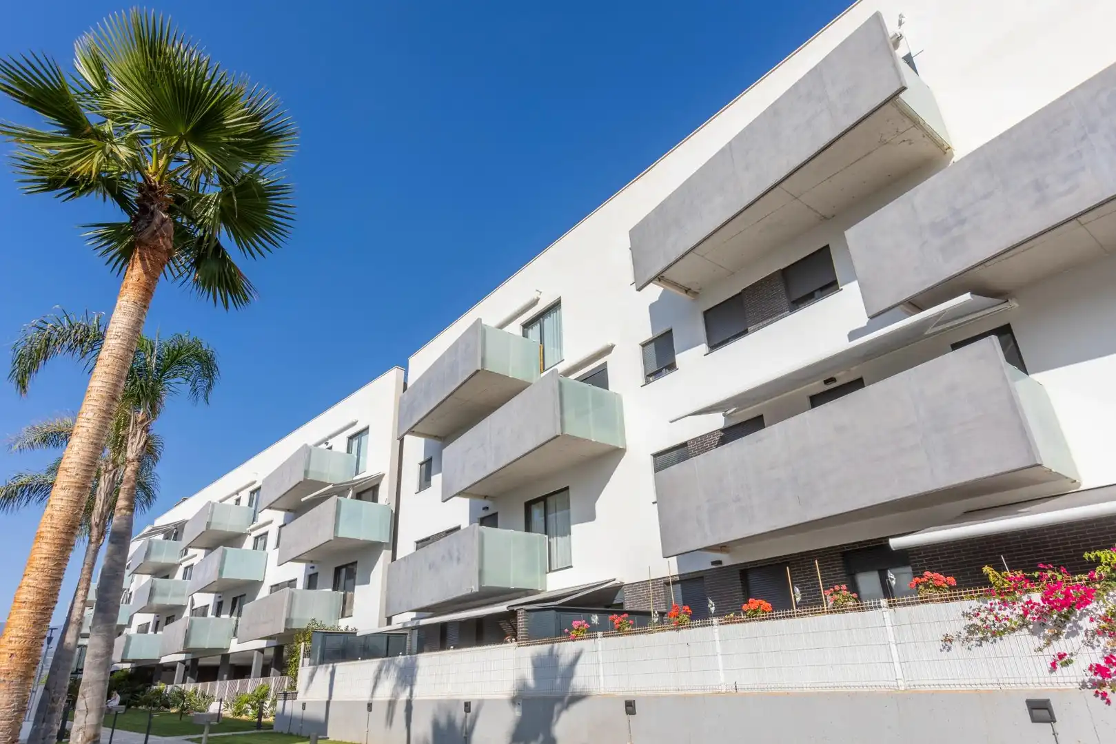 Exterior view of Attic for sale in Salobreña  with Air Conditioner, Heating and Terrace