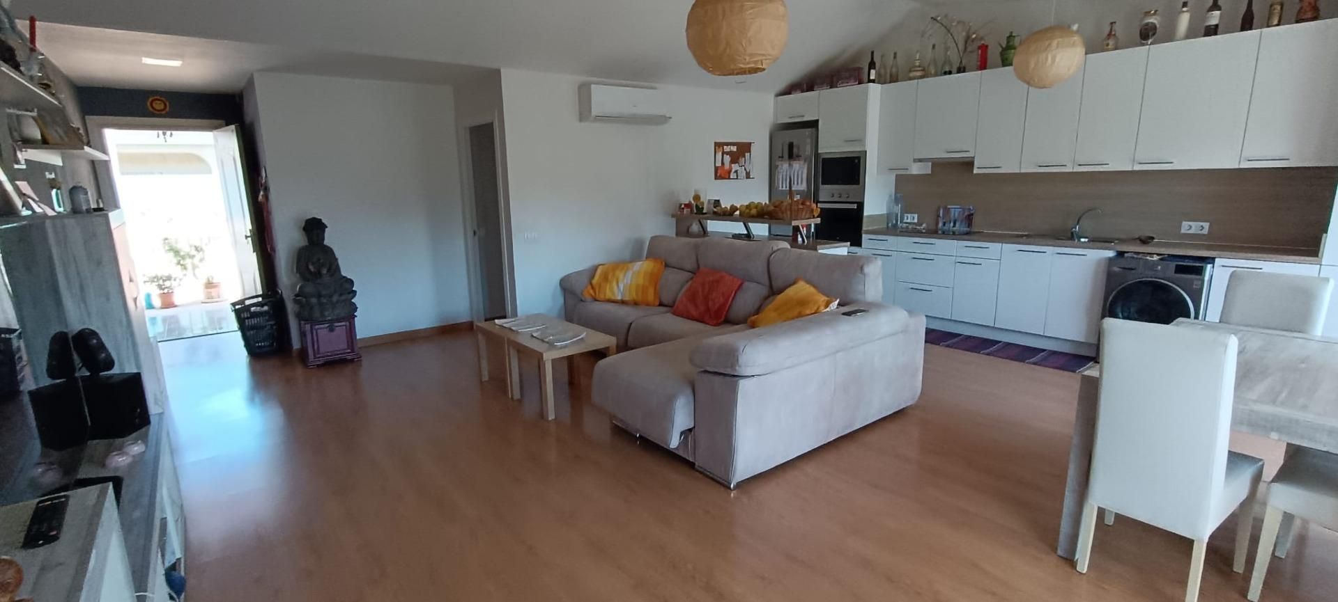 Sala d'estar de Pis en venda en Calafell amb Calefacció, Jardí privat i Parquet
