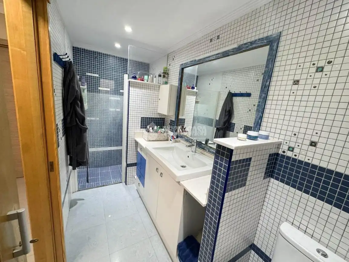 Bathroom of Flat for sale in Agüimes  with Air Conditioner