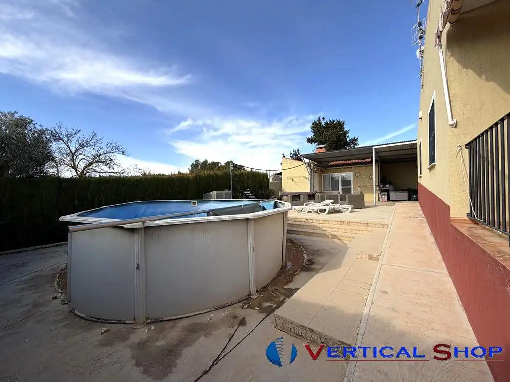 Piscina de Casa o xalet en venda en Caudete amb Aire condicionat