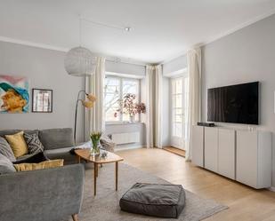 Living room of Single-family semi-detached for sale in  Barcelona Capital  with Heating, Private garden and Storage room