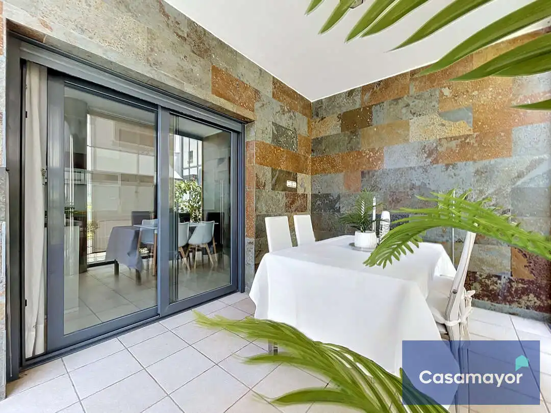 Terrassa de Casa o xalet en venda en Alicante / Alacant amb Aire condicionat, Calefacció i Jardí privat