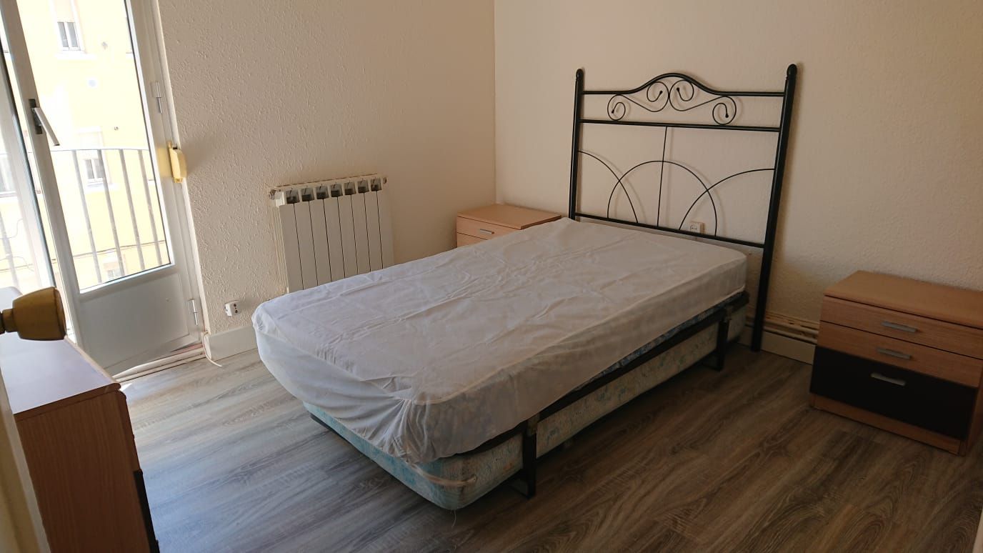 Dormitori de Pis en venda en  Logroño amb Calefacció, Parquet i Moblat
