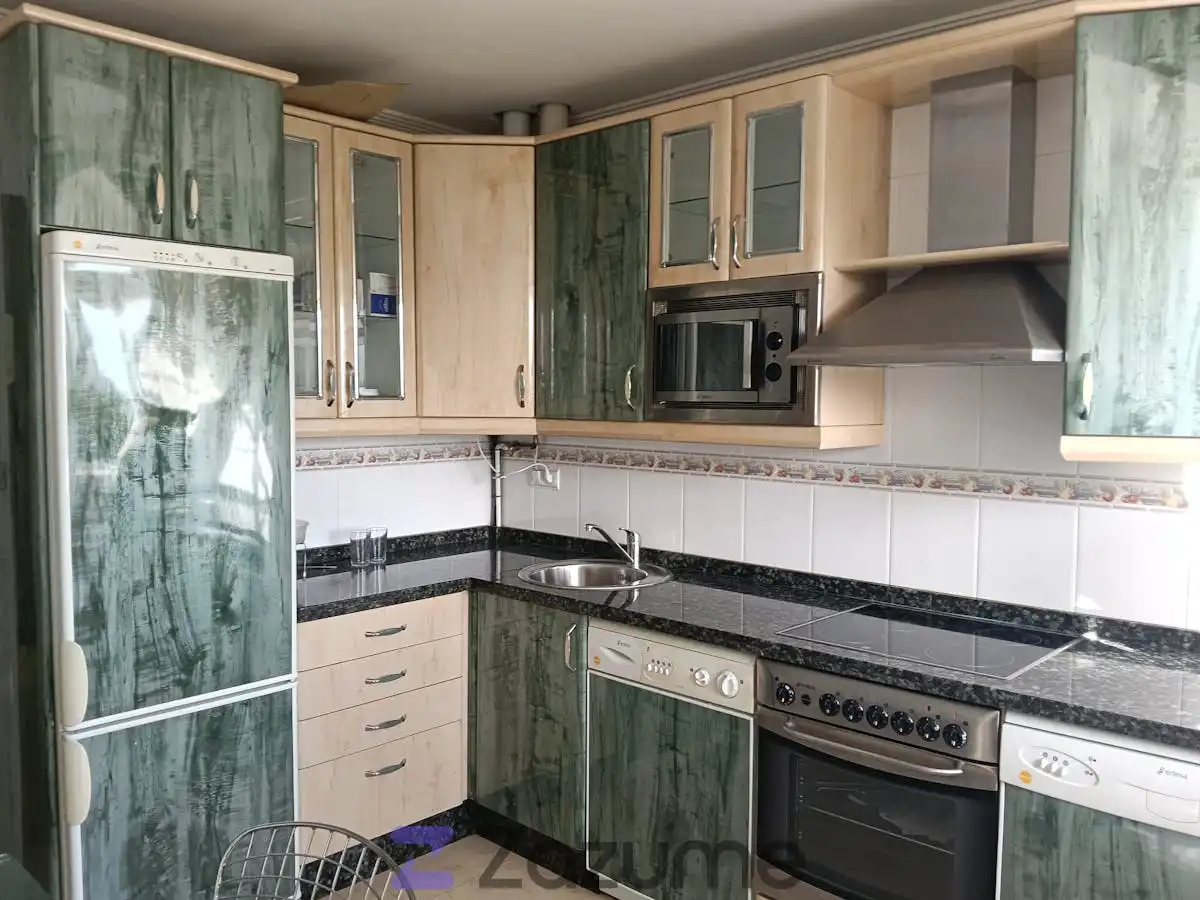 Küche von Wohnung zur Miete in Valverde de la Virgen mit Heizung, Parkett und Möbliert