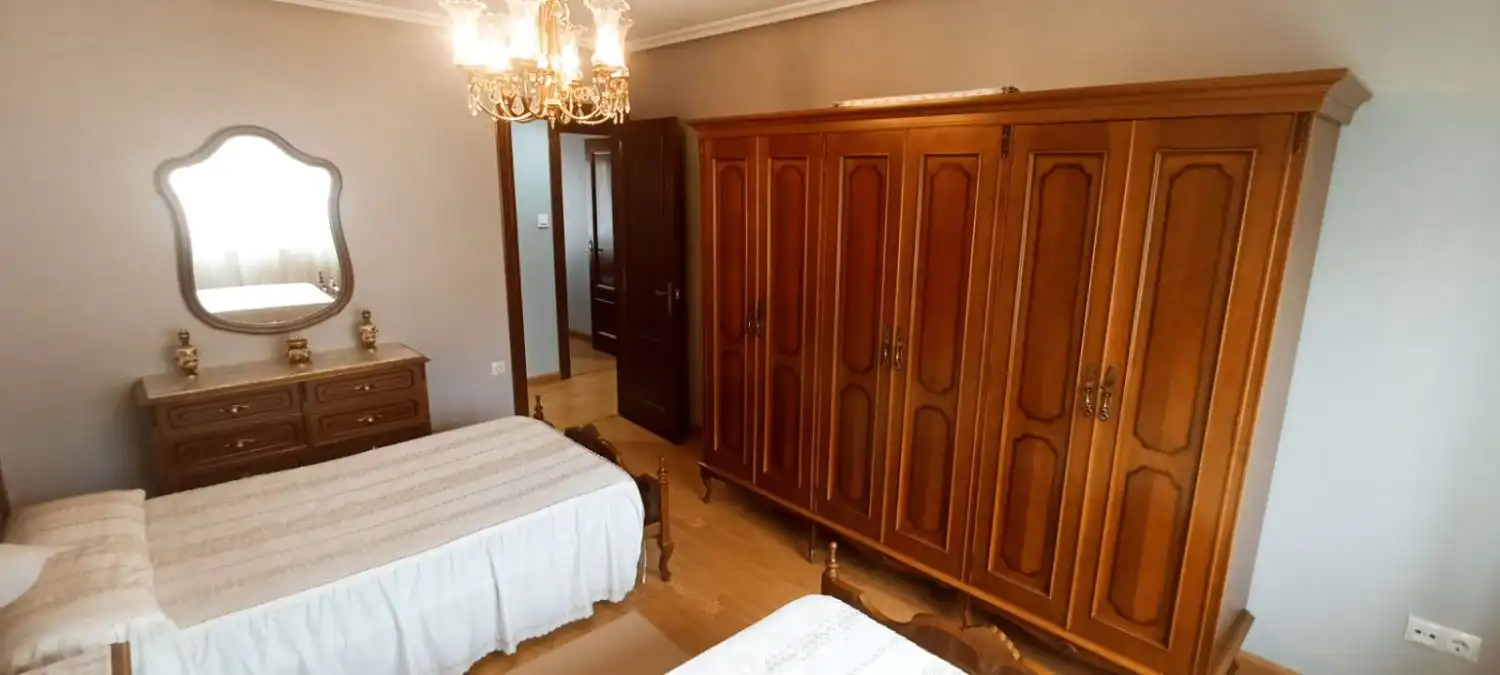 Habitación de Piso en venta en Gijón  con Calefacción