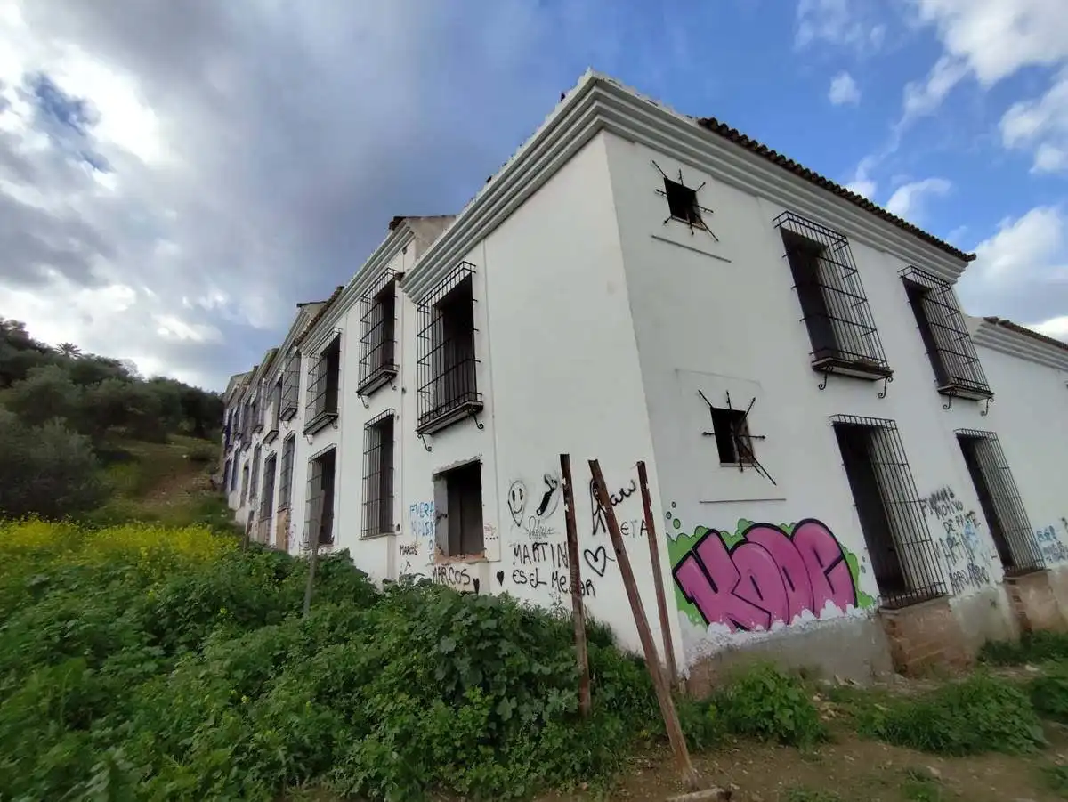 Vista exterior de Edificio en venta en Almodóvar del Río con Piscina comunitaria