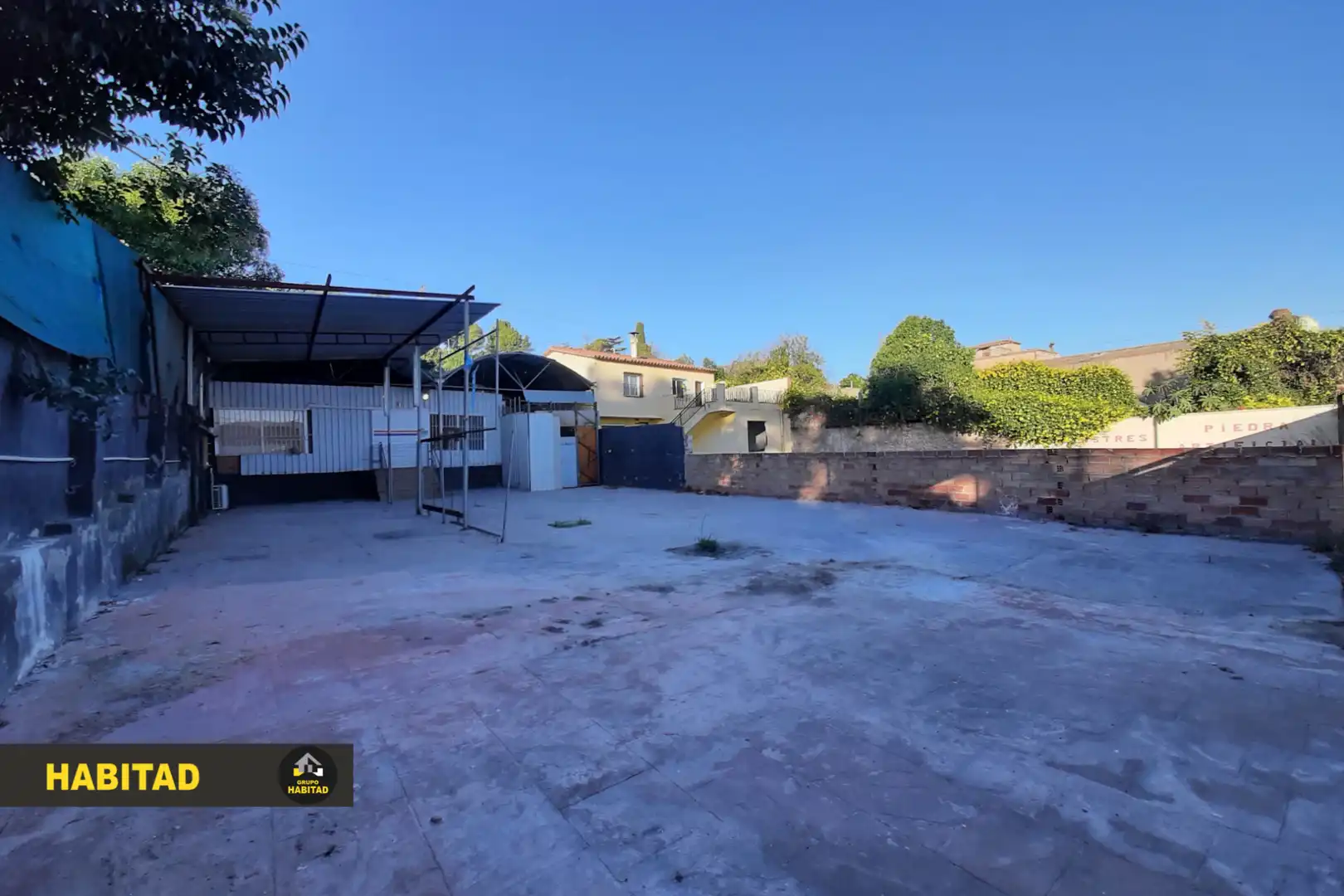Parkplatz von Fabrik Grundstücke zur Miete in Santa Coloma de Cervelló