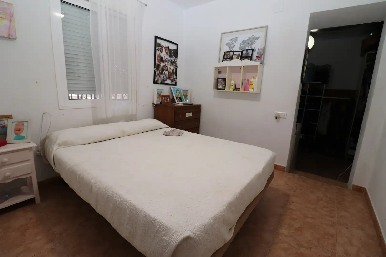 Dormitori de Finca rústica en venda en Aljaraque amb Jardí privat, Piscina i Moblat