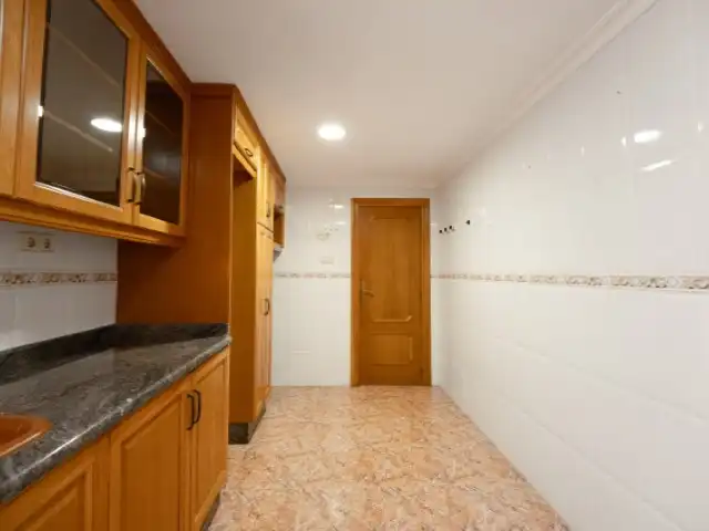 Kitchen of Flat for sale in Burjassot  with Private garden and Balcony