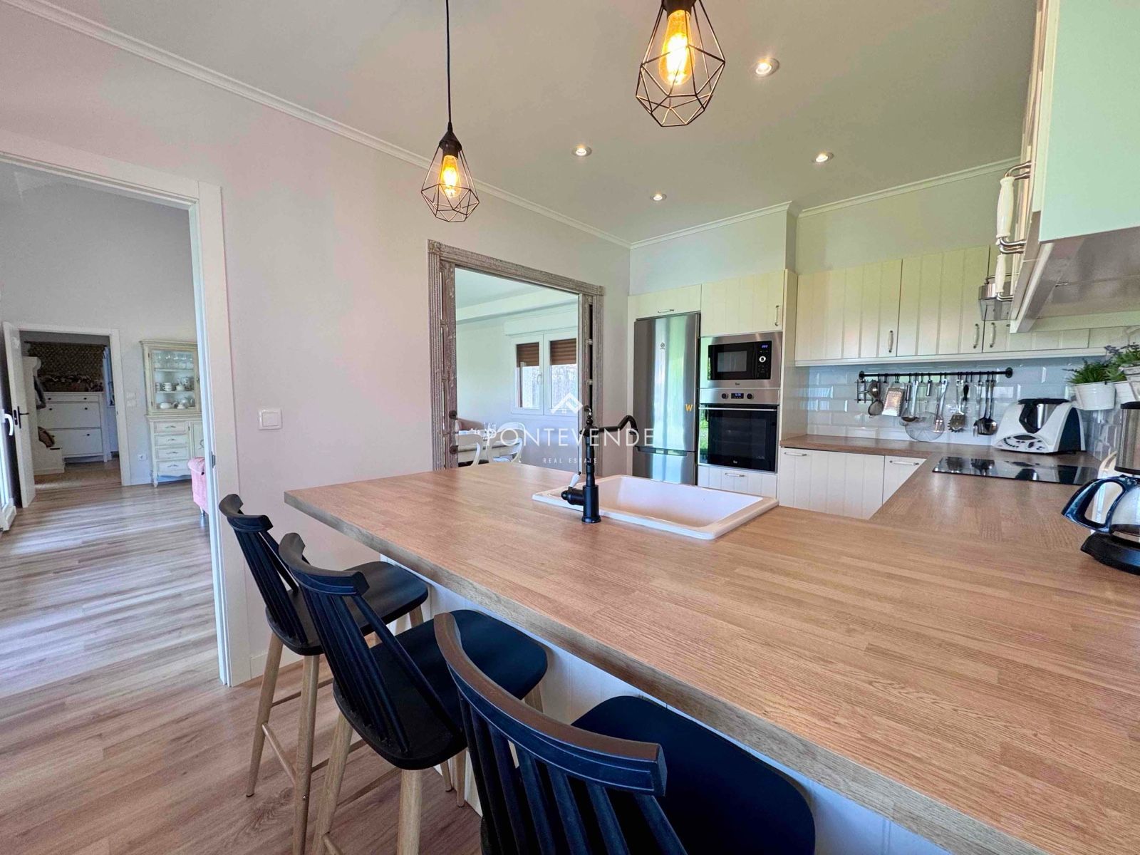 Cocina de Casa o chalet en venta en Pontevedra Capital  con Aire acondicionado, Calefacción y Jardín privado