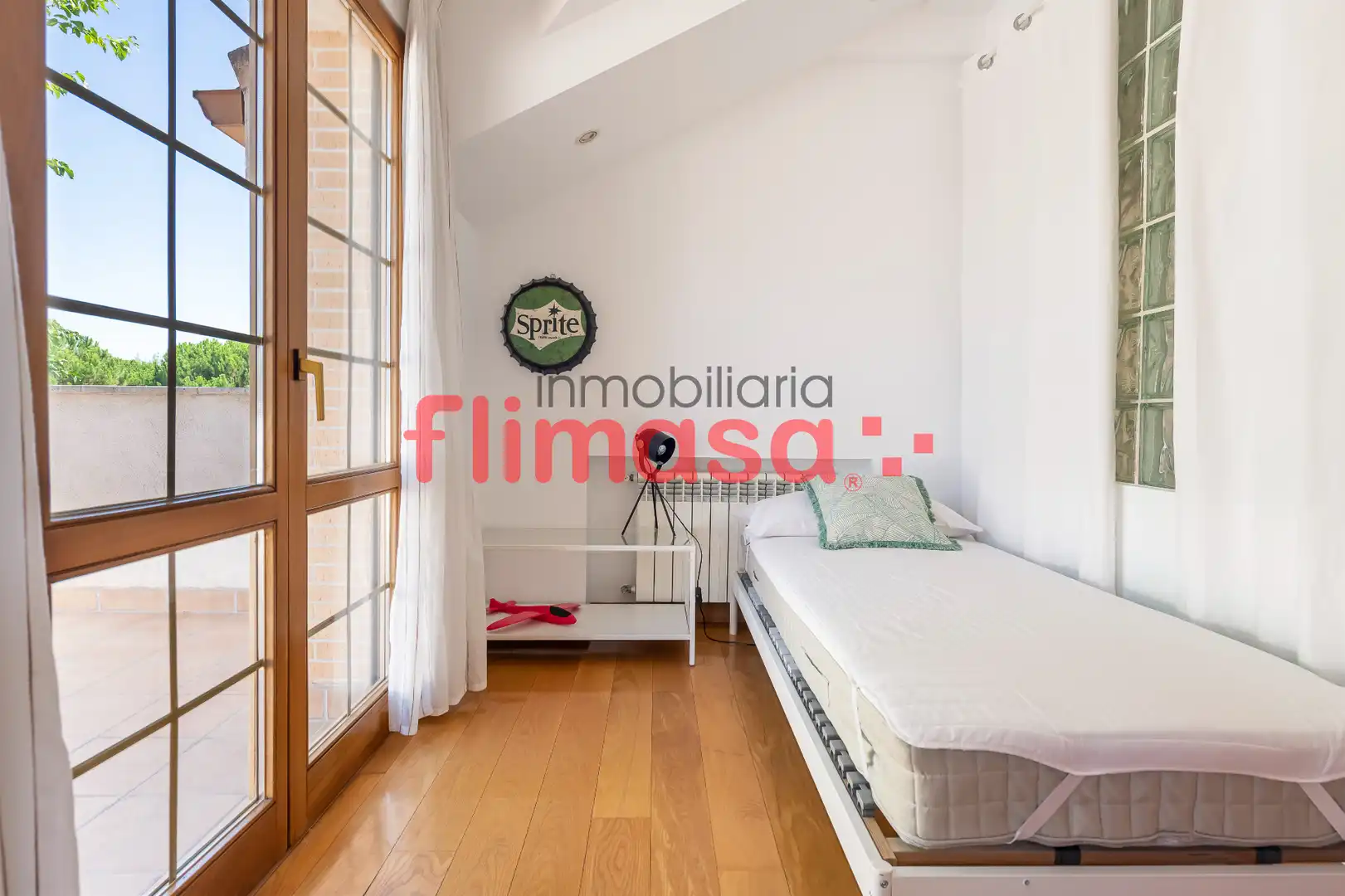 Habitación de Casa o chalet en venta en Villaviciosa de Odón con Aire acondicionado, Calefacción y Jardín privado