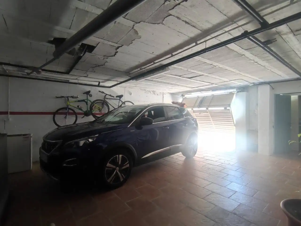 Aparcament de Casa o xalet en venda en Tordera amb Calefacció, Jardí privat i Terrassa
