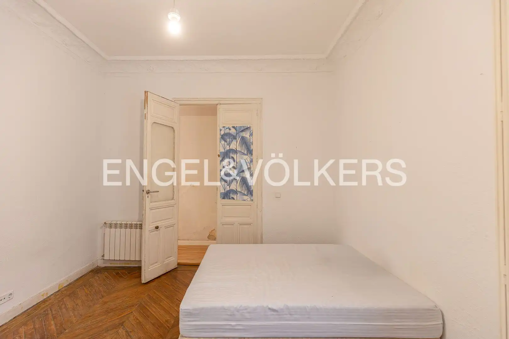 Habitación de Piso en venta en Madrid con Calefacción y Balcón