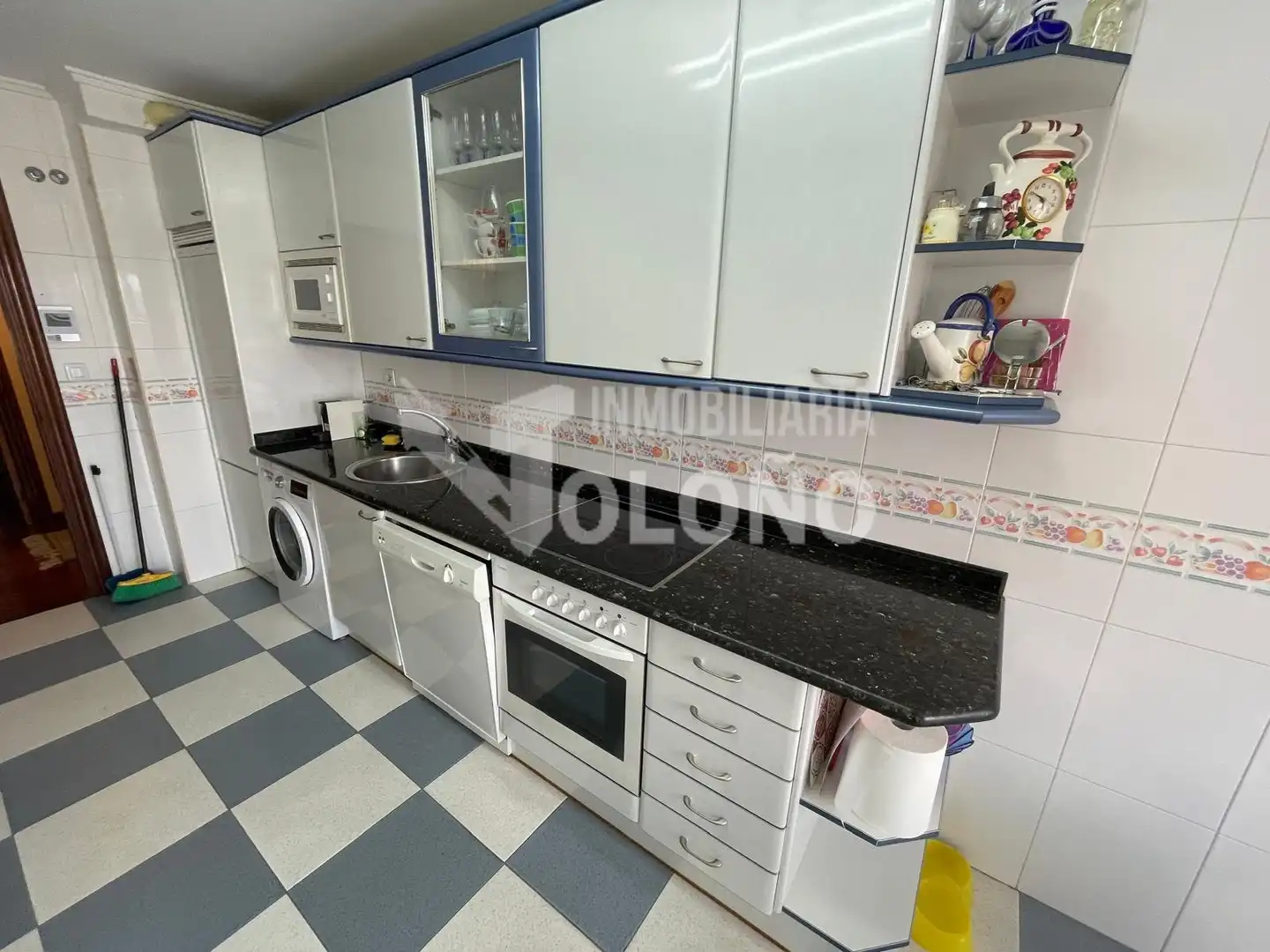 Cocina de Piso en venta en Castañares de Rioja con Calefacción, Parquet y Terraza
