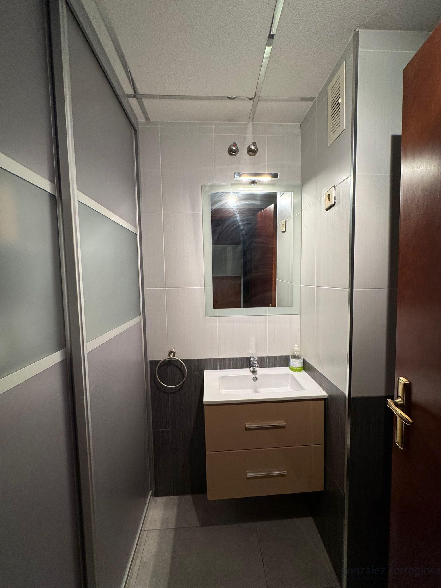 Bany de Pis en venda en Lorca amb Aire condicionat, Terrassa i Traster