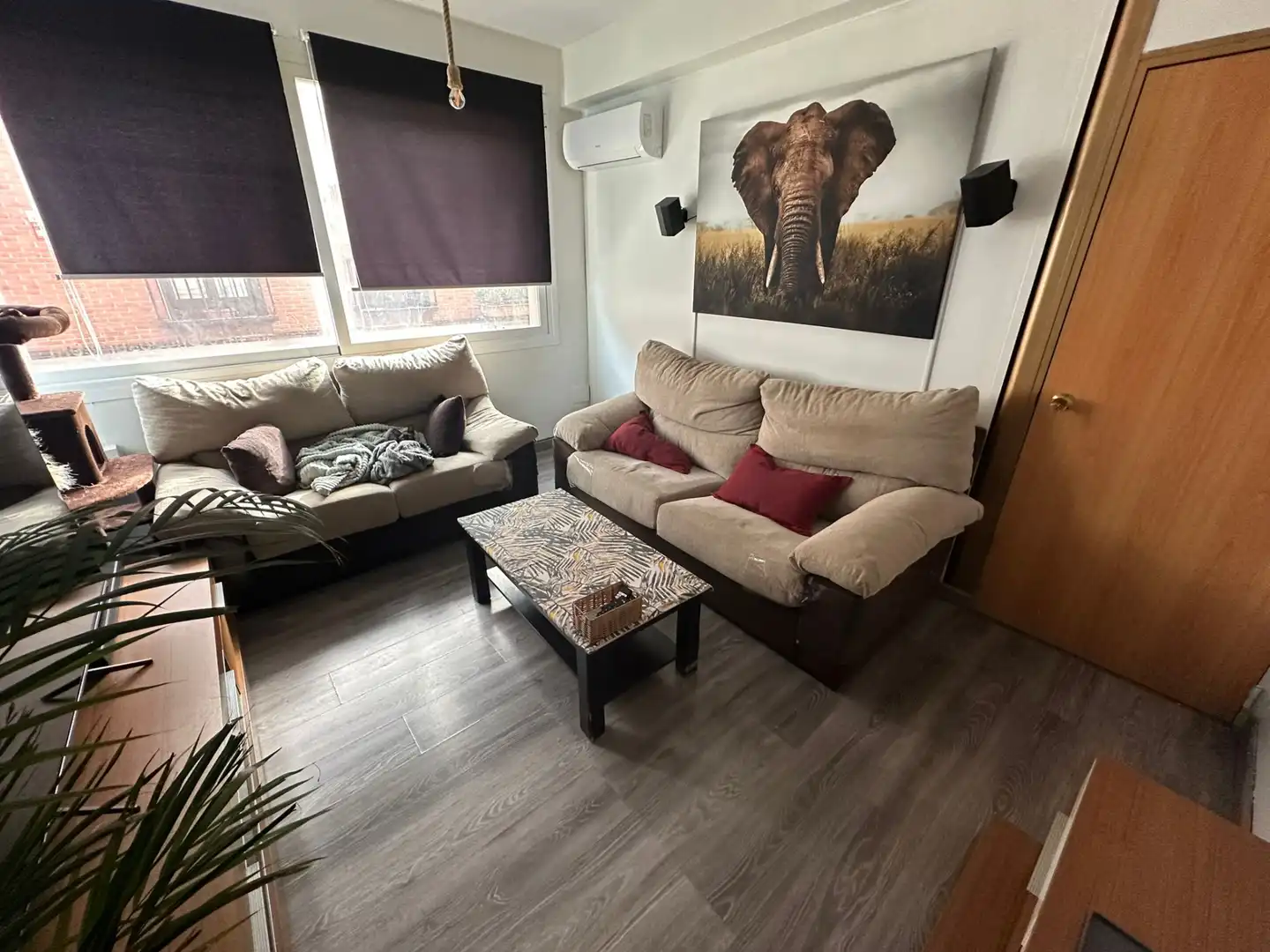 Living room of Commercial properties for sale in Parla  with Air Conditioner and Heating