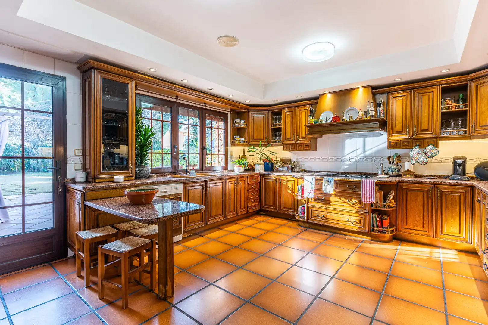 Cocina de Casa o chalet en venta en Las Rozas de Madrid con Aire acondicionado, Calefacción y Jardín privado
