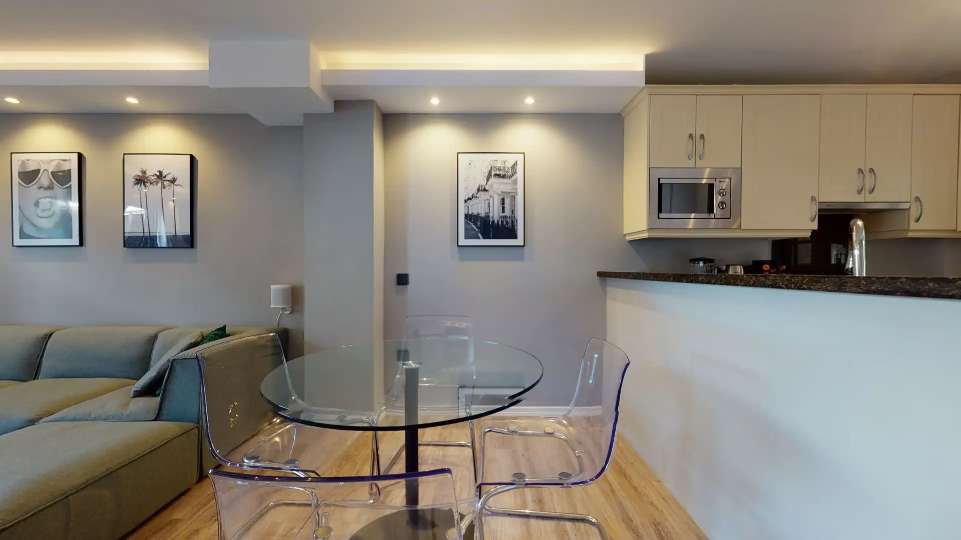 Comedor de Casa adosada de alquiler en Estepona con Aire acondicionado, Calefacción y Terraza