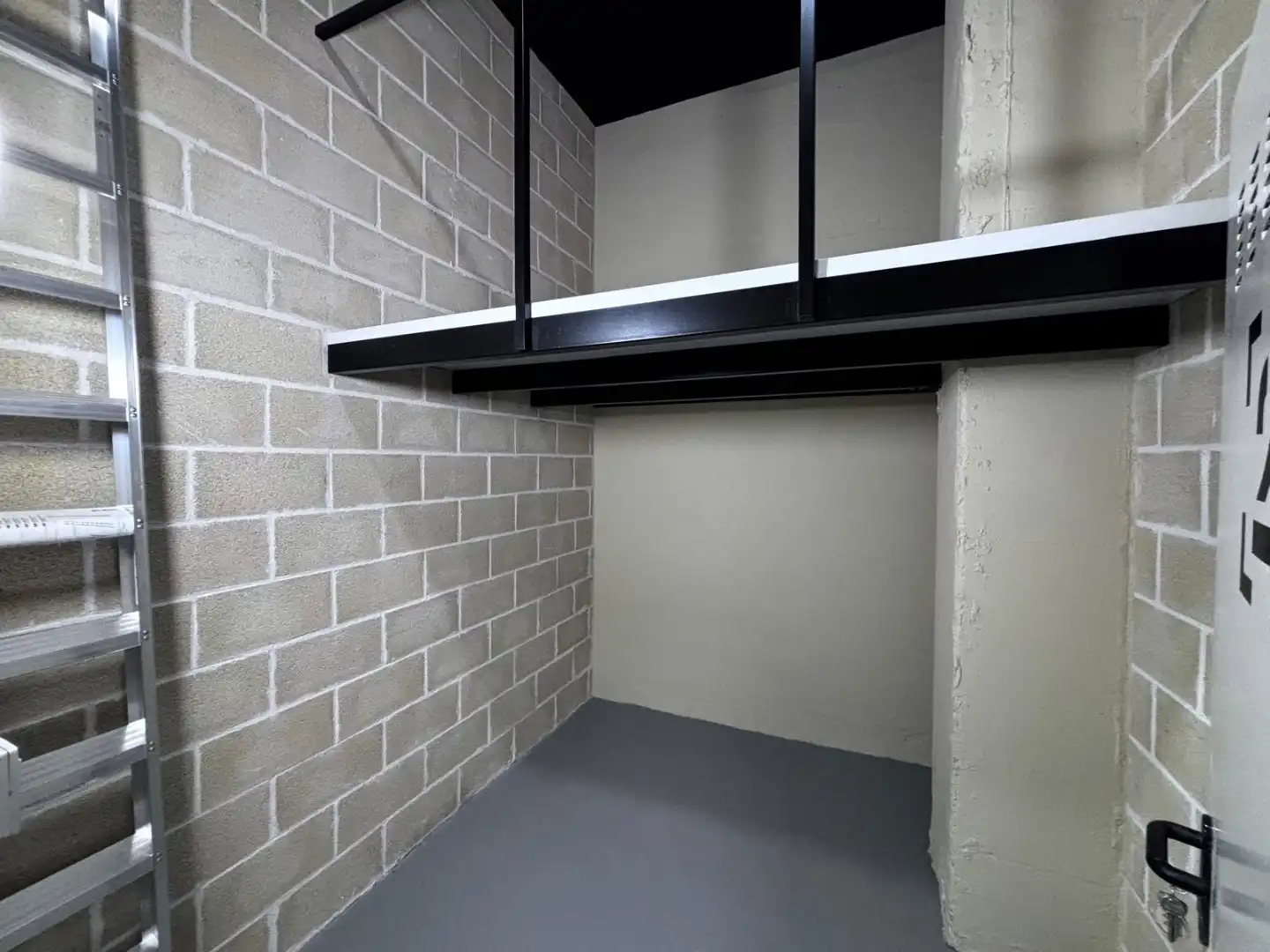 Storage room for sale in Burgos