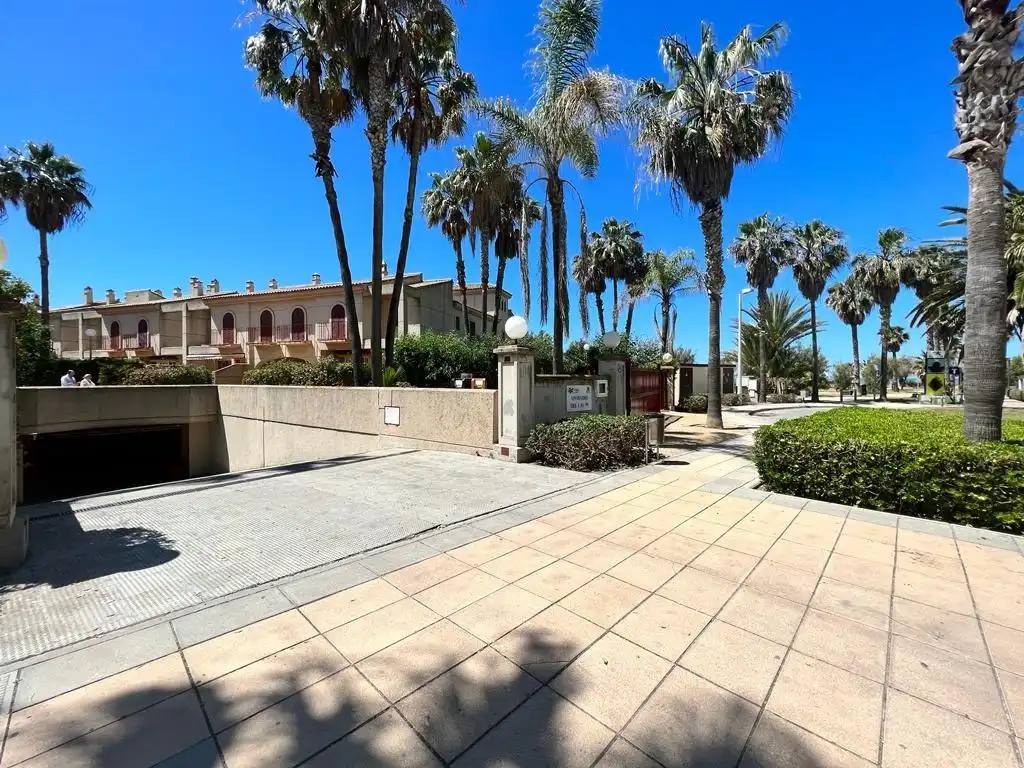 Vista exterior de Apartamento de alquiler en Rota con Jardín privado, Terraza y Amueblado