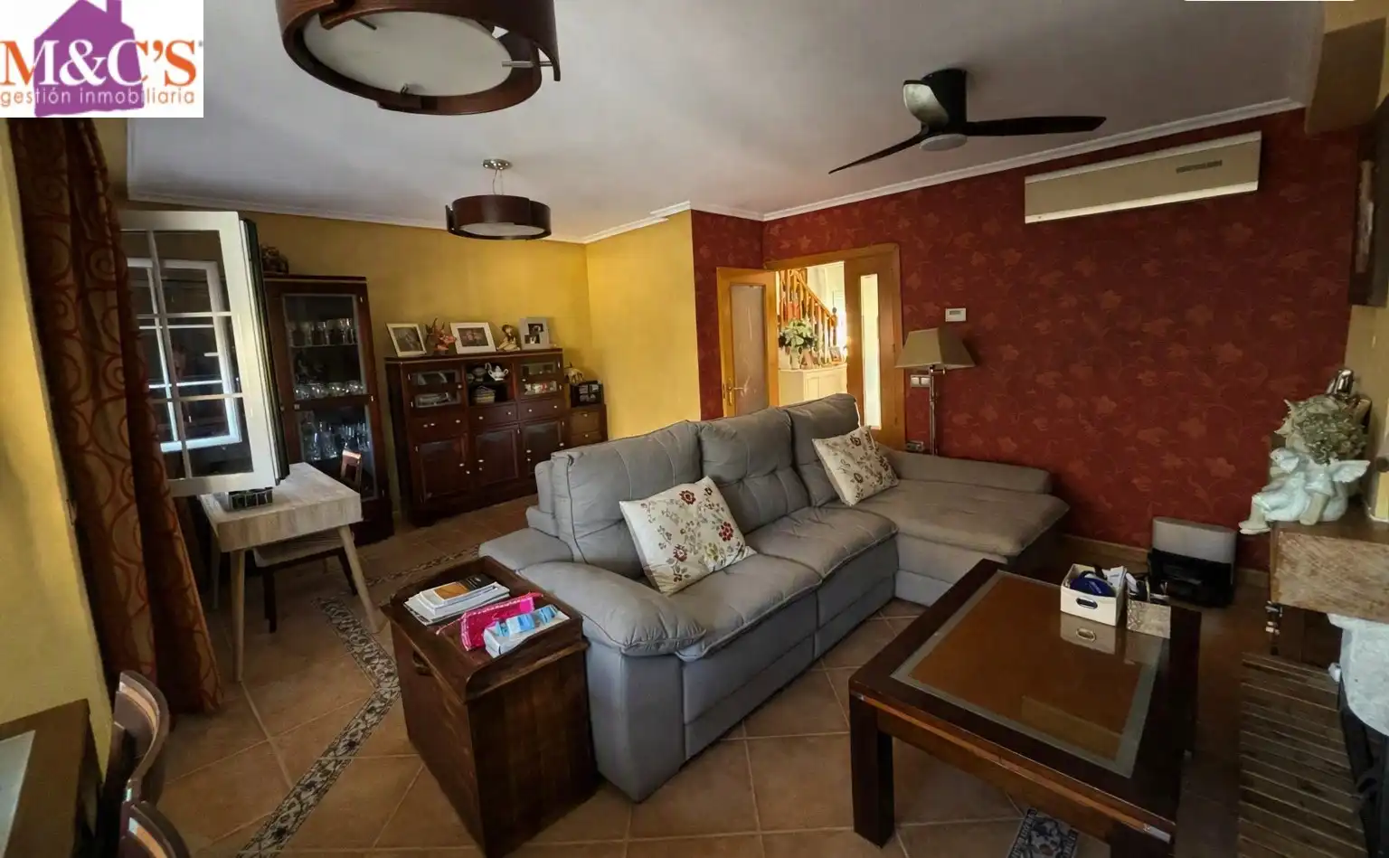 Sala d'estar de Casa o xalet en venda en Puertollano amb Aire condicionat, Calefacció i Piscina